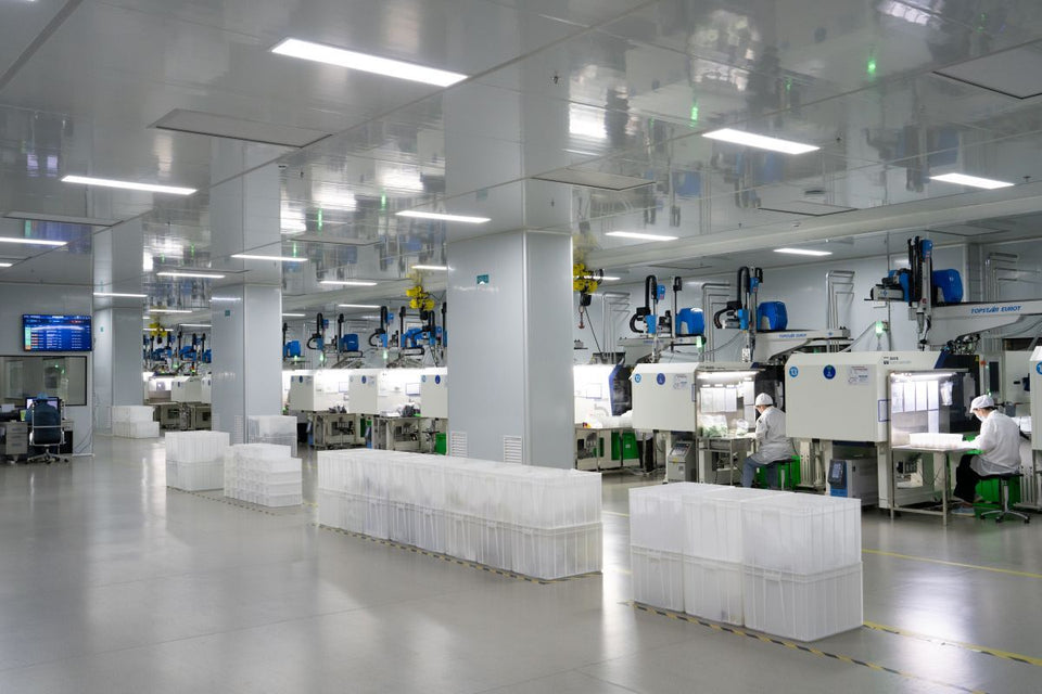 ISO Class 7 cleanroom facility for medical device injection molding