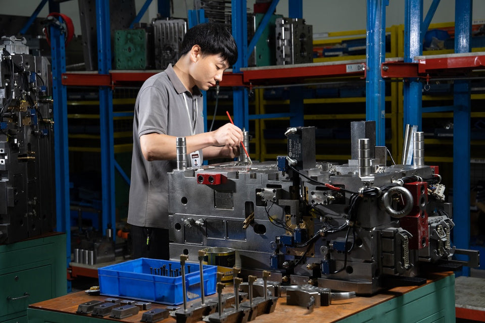 Injection Molding vs CNC Machining vs 3D Printing: Differences and How to Choose for Your Business